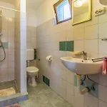 アパート Two Bedroom Cozy In