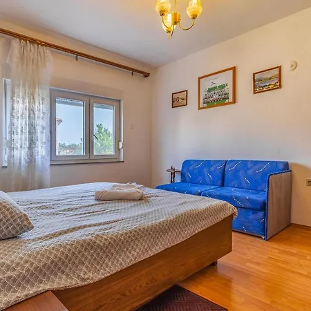 Two Bedroom Cozy In * Liznjan