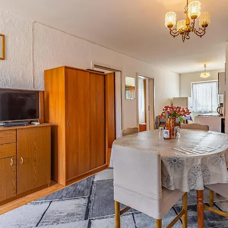 Two Bedroom Cozy In