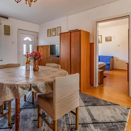 Apartment Two Bedroom Cozy In
